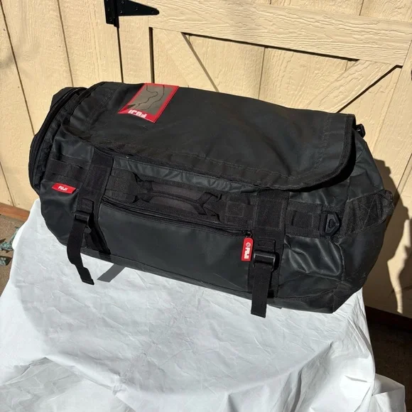 FUJI COMP CONVERTIBLE BACKPACK DUFFLE BLACK